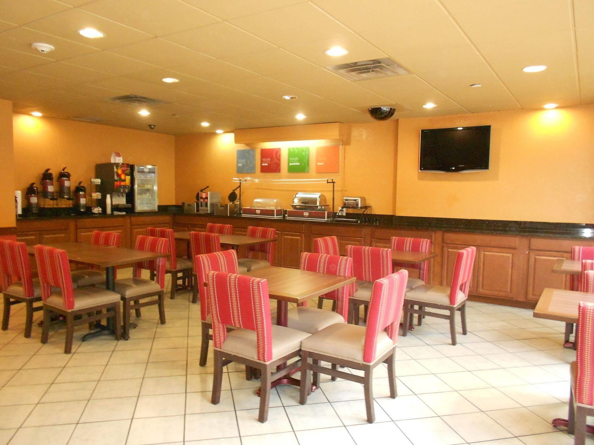 Comfort Inn & Suites Lakeland North I-4 Esterno foto